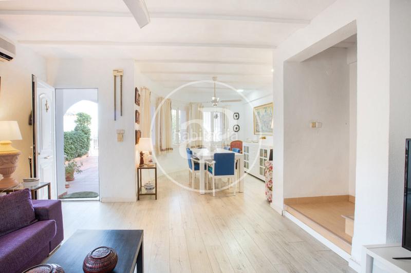 Foto e5d7ddd5-7413-41f0-b521-2641d5427737. Doppelhaus mit heizung parking in Mareny Blau Sueca