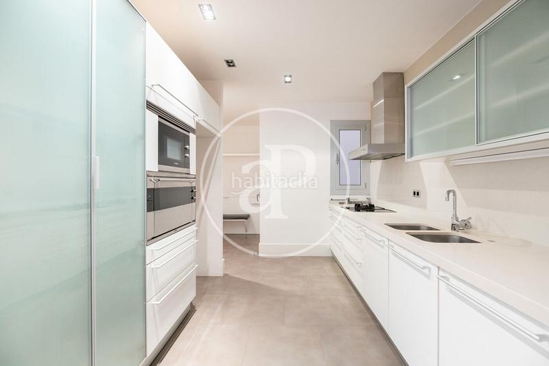 Foto 79f3d52a-e65e-4ab8-aec0-15d67989ac5c. Miete etagenwohnung mit heizung in Tres Torres Barcelona