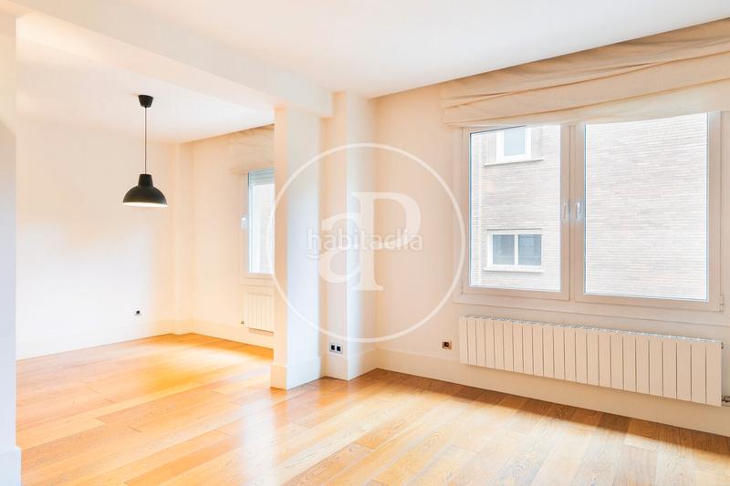 Foto 297cf6f4-b218-435e-a231-64351a11efa8. Rent flat with heating in Tres Torres Barcelona