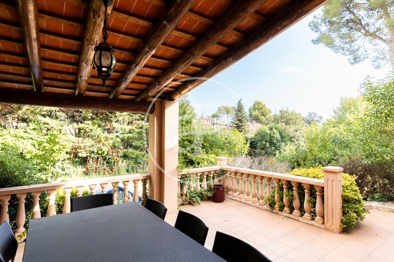 Foto 7c173f98-2aa4-4548-8495-cf4e5ed0e94d. Haus mit heizung parking pool in Bellaterra