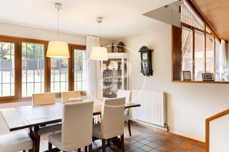 Foto a045bd1a-9ff7-4347-bfce-09ac9819606a. Haus mit heizung parking pool in Bellaterra