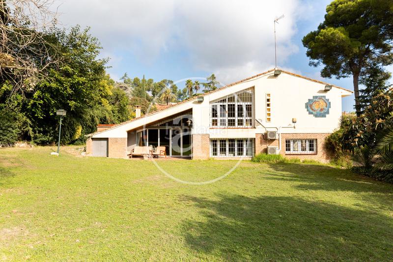 Foto f58037d4-85bb-43d7-b1a8-5ff710a32f25. Haus mit heizung parking pool in Bellaterra