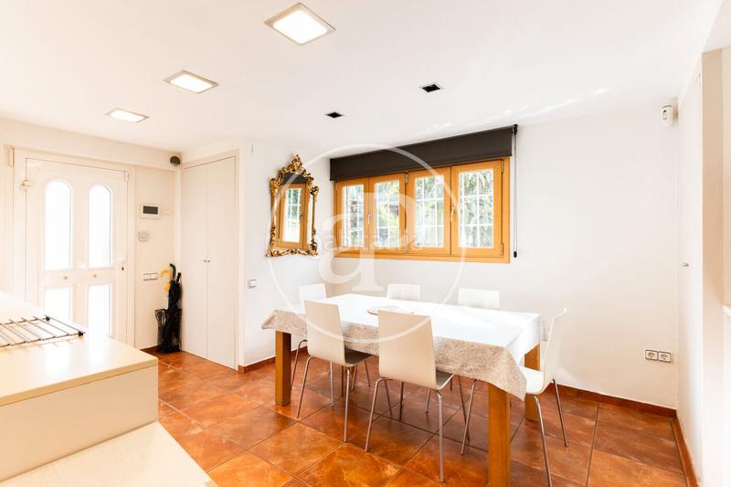 Foto f8ed0463-bd59-46a4-99a5-07d993748918. Haus mit heizung parking pool in Bellaterra