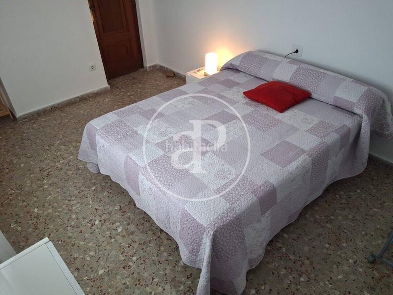 Foto 1cafede2-6229-41f0-b5ad-3d39a4a9369d. Casa aparellada amb calefacció aparcament piscina a Gandia