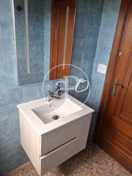 Foto 9551203e-c7a5-41b8-afc8-d50e13230beb. Casa aparellada amb calefacció aparcament piscina a Gandia