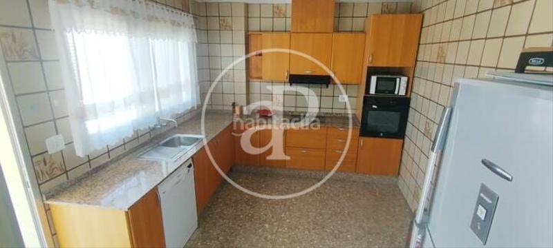 Foto df0a9208-cdf3-4a48-b01a-f9ebb072ad5c. Casa aparellada amb calefacció aparcament piscina a Gandia