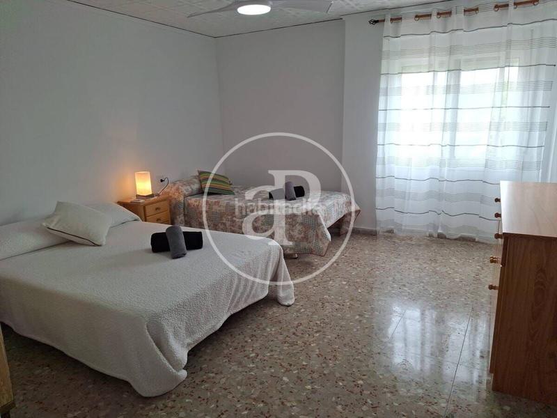 Foto ebb8f6ac-b6a3-47d0-bead-5bf8b26d6f1d. Casa aparellada amb calefacció aparcament piscina a Gandia