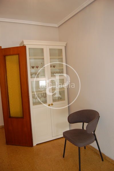 Foto 6255afba-442b-4bef-827c-7d658cd8da09. Lloguer pis amb calefacció aparcament a El Botànic Valencia