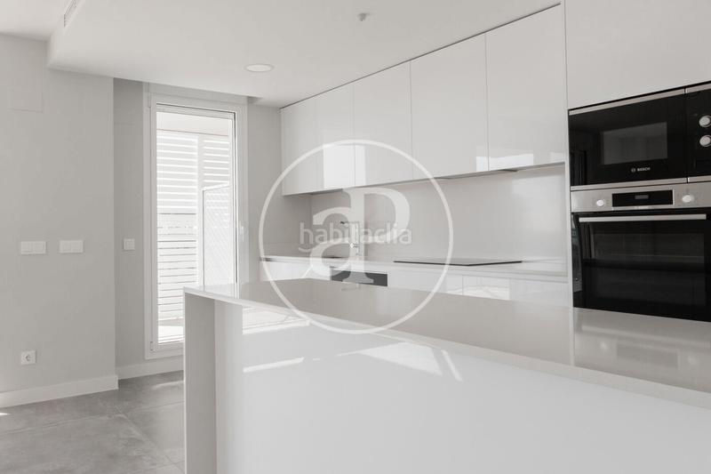 Foto 1a6b4448-9748-4954-bd70-403393a5b633. Location appartement avec chauffage parking piscine dans Badalona