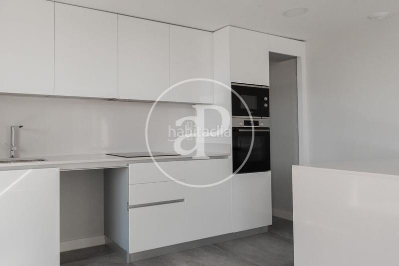 Foto 6ba2a789-c904-4c9a-af6e-6c675e737125. Location appartement avec chauffage parking piscine dans Badalona