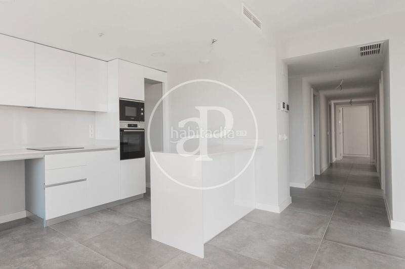 Foto 3f2bcff1-dc00-4ced-8ce6-47a836de7ccd. Rent flat with heating parking pool in Port Badalona