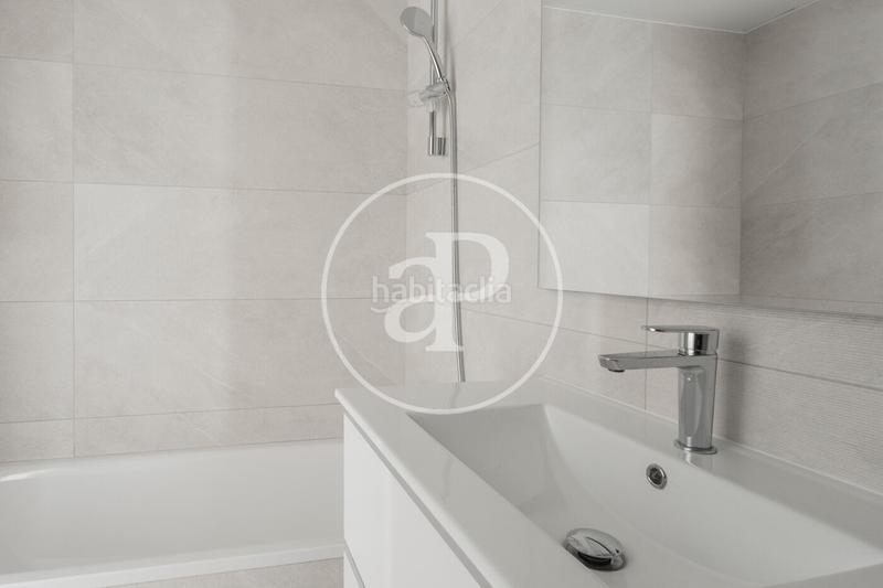 Foto 4e69d268-eec0-4060-8d4b-0f8bbb6cac99. Rent flat with heating parking pool in Port Badalona