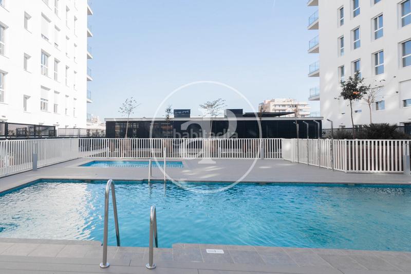 Foto 5aa94bd9-afba-488f-b11c-6c86066c4e64. Rent flat with heating parking pool in Port Badalona