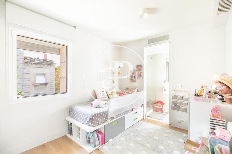 Foto 0fae8a43-e045-4dfc-add2-1aae4d0bd21a. Location attique avec chauffage parking piscine dans Barcelona