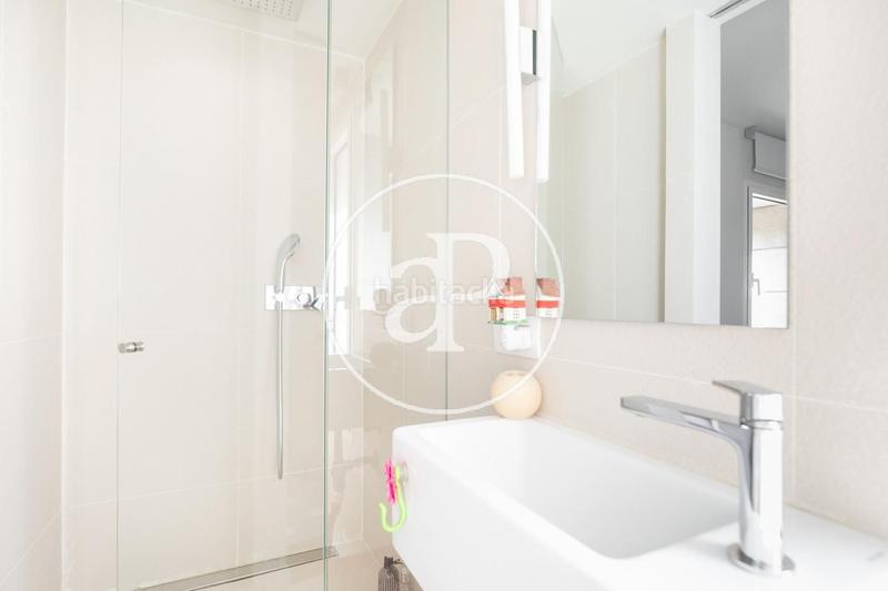 Foto 21dd8508-ddf0-485f-9e01-8487f15a39ec. Location attique avec chauffage parking piscine dans Barcelona