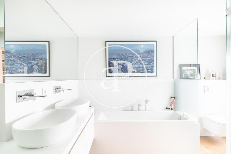 Foto 6a76f4ba-0b09-48a3-8712-310090bd3b15. Location attique avec chauffage parking piscine dans Barcelona