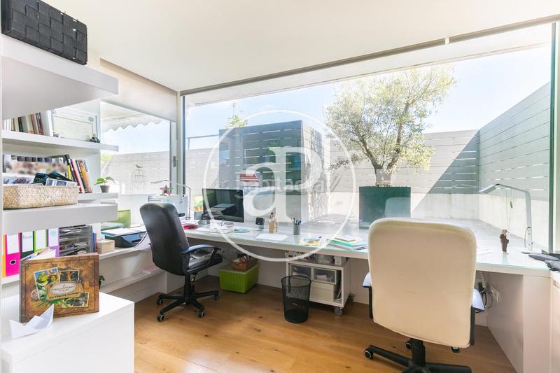 Foto 6df211f1-9393-428d-82aa-6b480c8588ba. Location attique avec chauffage parking piscine dans Barcelona