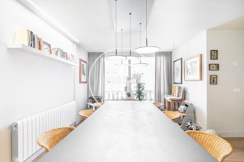 Foto b69f97fb-ada8-4cb4-bdf2-59da24256c6a. Location attique avec chauffage parking piscine dans Barcelona