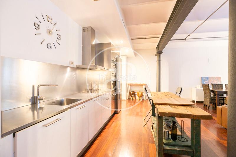 Foto 4df01ff8-0ff0-4b2c-942a-620e10f44679. Loft mit heizung parking in Poblenou Barcelona