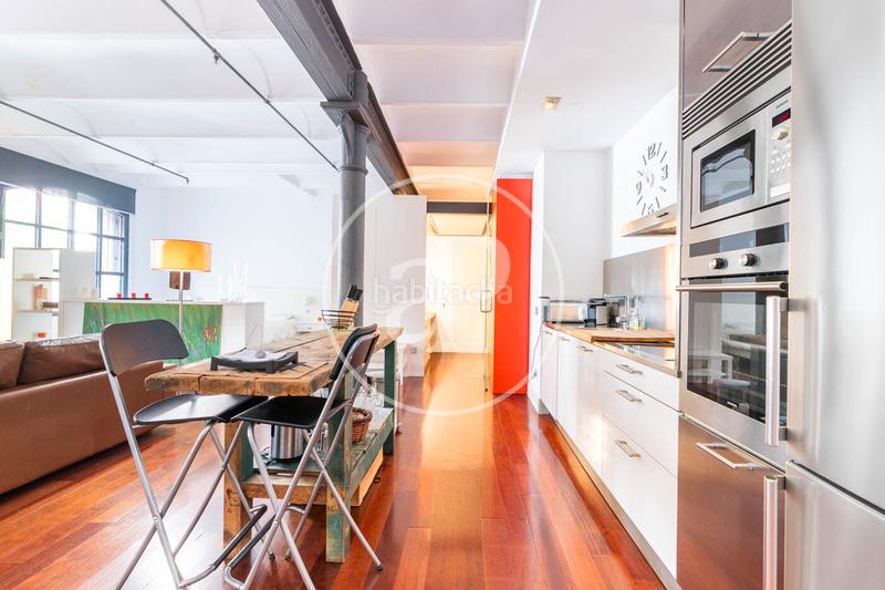 Foto f490bb75-630d-4d9b-8a24-1b74f7af63c7. Loft mit heizung parking in Poblenou Barcelona