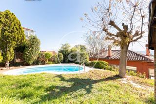 Reihenhaus in Bellaterra. Casa en venta en bellaterra