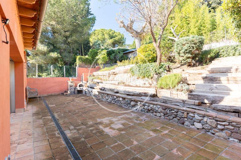 Foto a1bead12-2251-4e78-8631-395658217754. Casa adossada amb calefacció piscina a Bellaterra