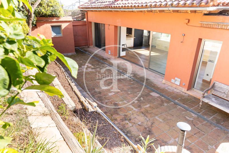 Foto a27ae00b-efc3-455a-b0e7-e96372a5e40c. Casa adossada amb calefacció piscina a Bellaterra