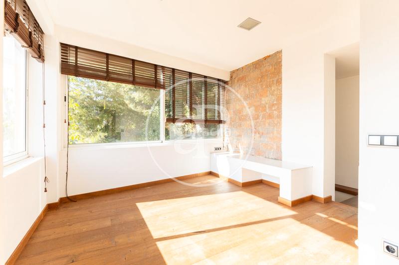 Foto a27b67bd-96df-43ef-8e42-f91cf0cbbc27. Casa adossada amb calefacció piscina a Bellaterra