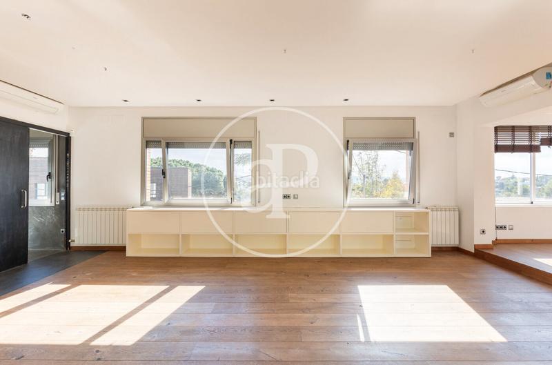 Foto d69f628b-cd64-4421-9f84-1249f67427bc. Casa adossada amb calefacció piscina a Bellaterra