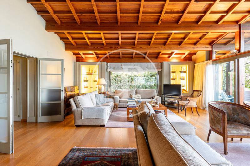 Foto 15ed601c-1cff-47fe-984f-3516d6e8df6a. Casa con riscaldamento parcheggio piscina in Vallvidrera - Tibidabo - Les Planes Barcelona