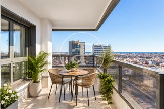 Flat in Av. de les Corts Valencianes