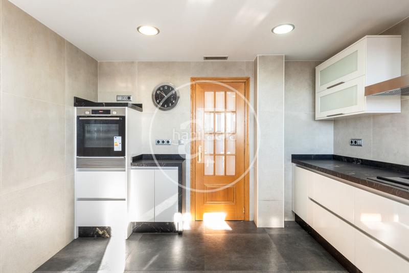 Foto b41dc647-96de-49e5-8b29-fce89a934f86. Piso  en venta en av. corts nes en Sant Pau Valencia