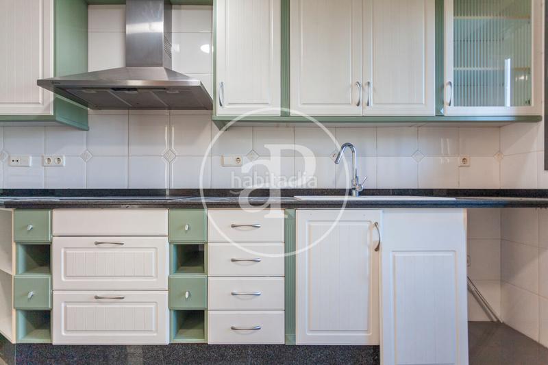 Foto 933f1651-1b3f-4ab7-9e3a-11ba7882dfd9. Affitto appartamento con riscaldamento parcheggio piscina in Valencia