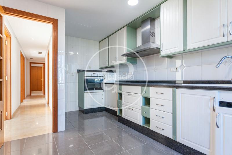 Foto 45a80c7b-b0c9-4b4d-9b0c-f0ae5828e718. Location appartement avec chauffage parking piscine dans Valencia