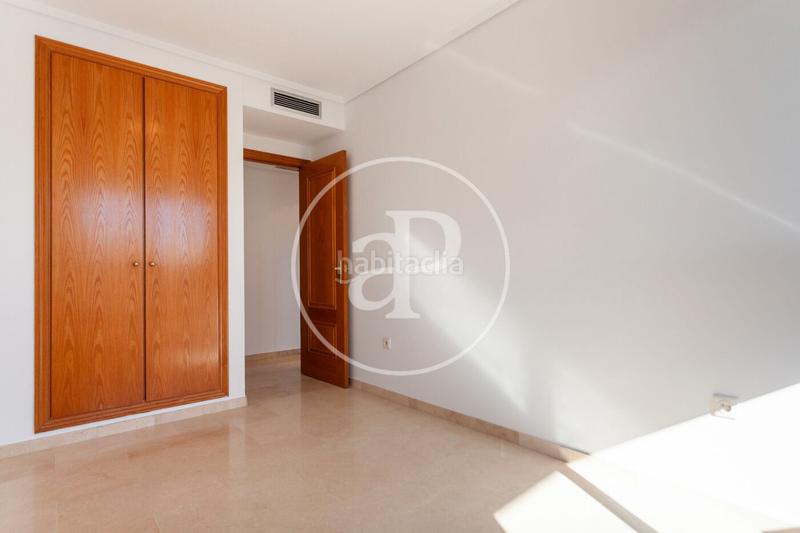 Foto 8bcffaf2-3bb8-439d-9b57-61ae3b9155c7. Rent flat with heating parking pool in Sant Pau Valencia