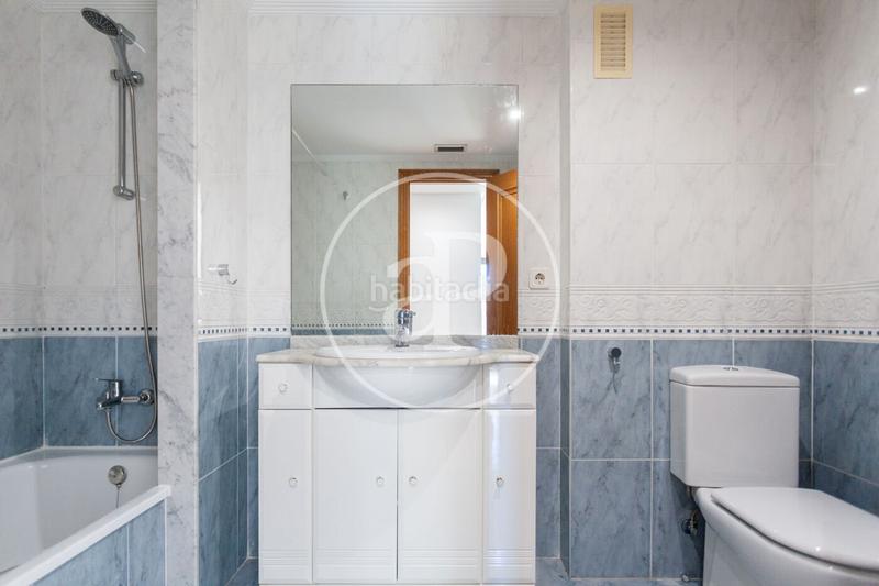 Foto cc42aabe-2742-4e89-b403-4a0e69a0d14f. Rent flat with heating parking pool in Sant Pau Valencia