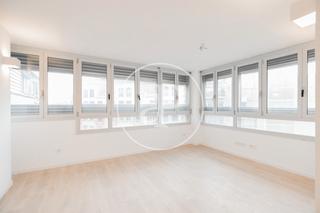 Etagenwohnung in Carrer d'Aragó