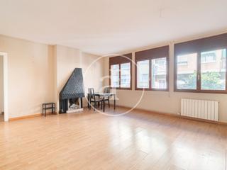 Pis  Carrer de villar. Piso en venta en guinardó