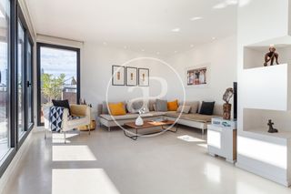 �tic  Av. d'amado granell mesado. �tico d�plex en venta en quatre carreres