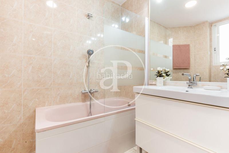 Foto 220b08be-9ec0-48fd-a7a2-f8db3c6748f9. Rent flat with heating in Russafa Valencia