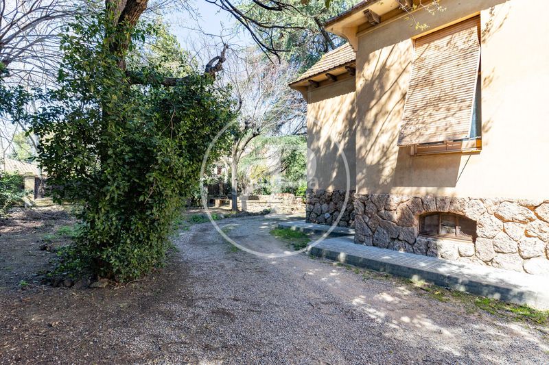 Foto dc9a2791-84d9-452f-9e0f-919e29e76cf5. Casa amb calefacció aparcament a Eixample Sant Cugat del Vallès