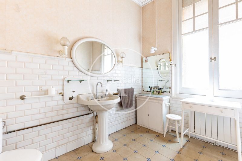 Foto 4d1ed72c-19d6-4336-91be-523887c9b5d8. Casa amb calefacció aparcament a Eixample Sant Cugat del Vallès