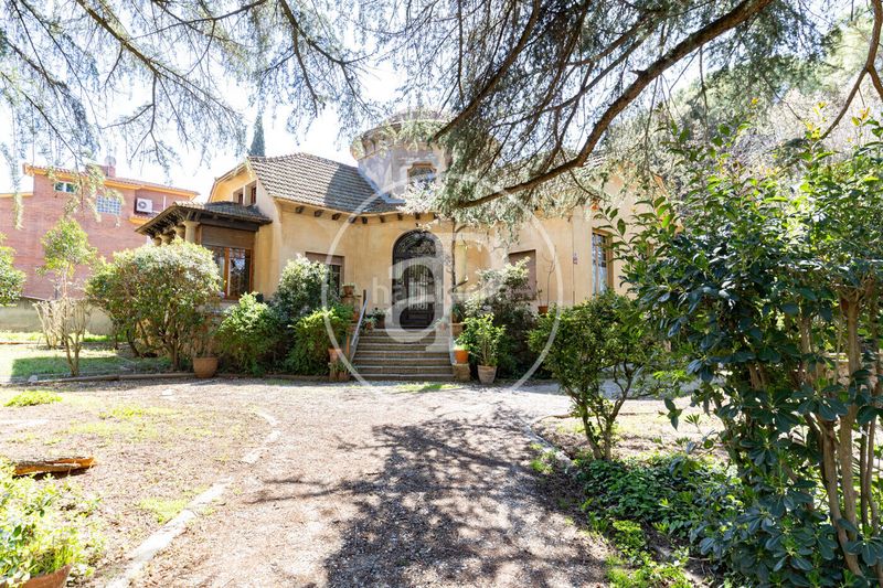 Foto 93927d06-7e45-4dae-9db2-cbda33947a2f. Casa amb calefacció aparcament a Eixample Sant Cugat del Vallès