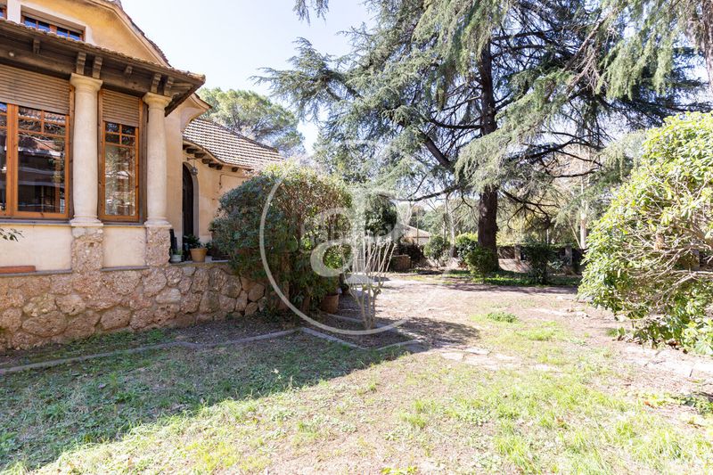 Foto a0e07c11-df15-45ba-9a15-7ed861a14036. Casa amb calefacció aparcament a Eixample Sant Cugat del Vallès