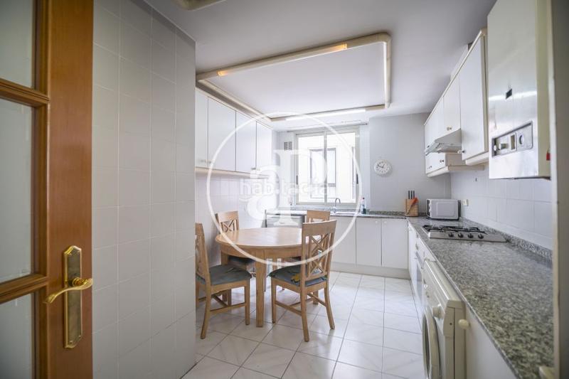 Foto 4358a4c2-f36e-4730-b40f-fdfac516c998. Rent flat with heating in La Seu Valencia