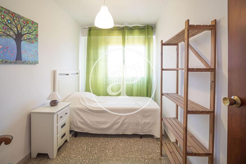 Foto 17f10fb0-9d89-4bba-b1f5-95ebf63a1b9b. Rent flat with heating in Torrefiel Valencia