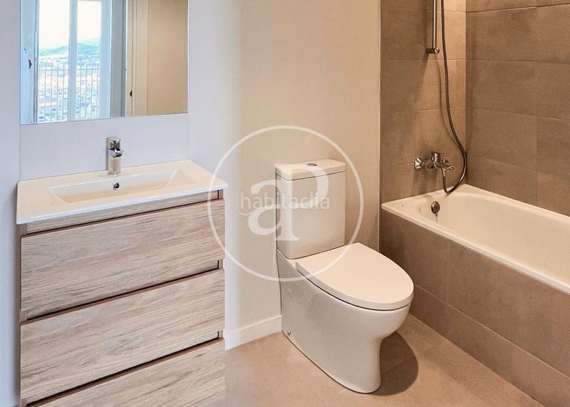 Foto 215bb6df-ec0d-4f8e-a57a-a495bd6e9975. Lloguer pis amb calefacció aparcament piscina a Eixample Mataró