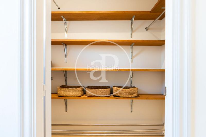 Foto 2c5402b1-7d8e-4bc2-a506-d9e8e7b4e127. Alquiler ático inmueble en alquiler junto a plaça catalunya en Barcelona