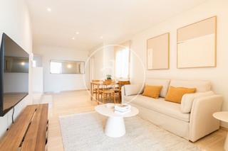 Alquiler Ático  Ronda de la univ.. Inmueble en alquiler junto a plaça catalunya