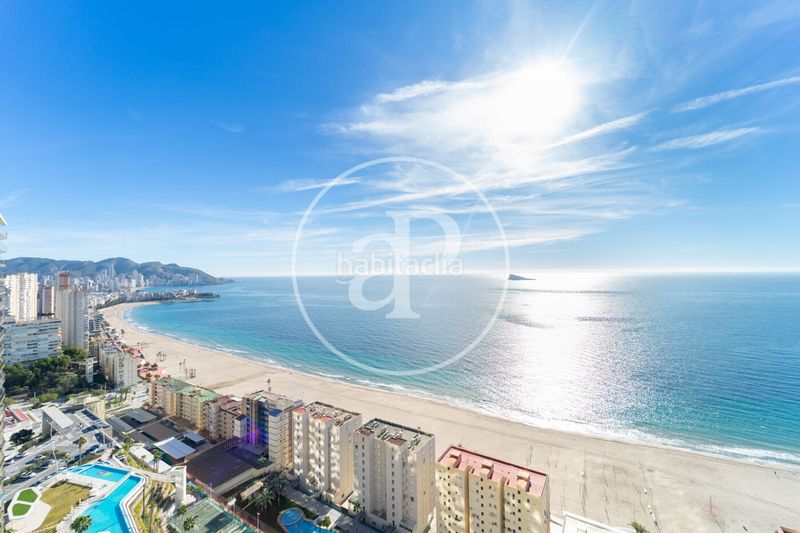 Foto b1154f89-7d6a-4fda-b849-e02f33c864fe. Pis amb calefacció aparcament piscina a Playa Poniente Benidorm